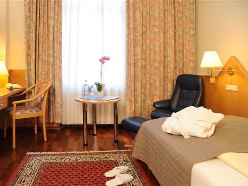 Komfort Hotel Am Kurpark Bad Homburg vor der Hohe Bagian luar foto